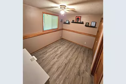 2213 20th Avenue SW, Willmar, MN 56201 - Photo 13
