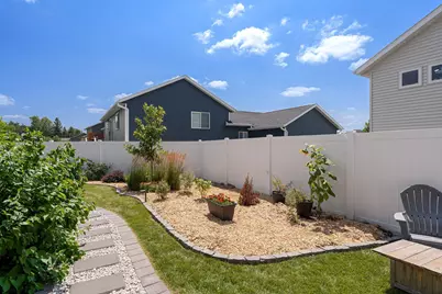 2102 14th Avenue NE, Austin, MN 55912 - Photo 7