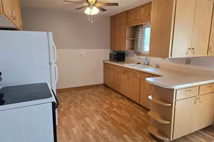 306 E Crawford St, Luverne, MN 56156 - Photo 9