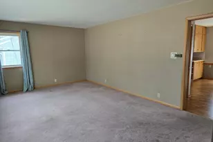306 E Crawford St, Luverne, MN 56156 - Photo 7