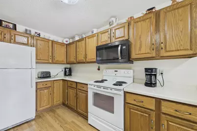 32 11th Avenue S #215, Hopkins, MN 55343 - Photo 7