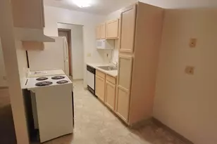 122 Spring St, River Falls, WI 54022 - Photo 9