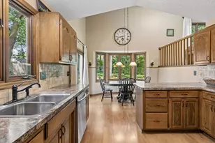 4 Pleasant View Ln, Circle Pines, MN 55014 - Photo 5