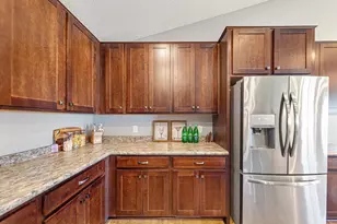 1520 Willow Cir, Shakopee, MN 55379 - Photo 9