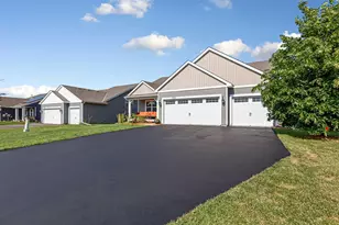 1520 Willow Cir, Shakopee, MN 55379 - Photo 3