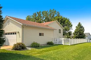 216 Rainbow Dr, Marshall, MN 56258 - Photo 3