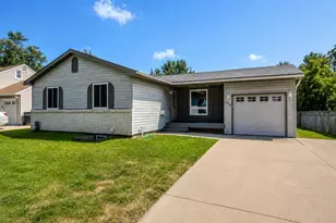 1413 Hemlock Ave, Owatonna, MN 55060 - Photo 1