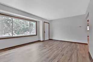 1017 Livingston Ave, West Saint Paul, MN 55118 - Photo 7