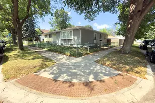 243 Winifred St E, Saint Paul, MN 55107 - Photo 3