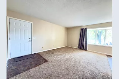 243 Winifred Street E, Saint Paul, MN 55107 - Photo 11