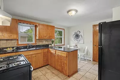 1680 Burns Avenue, Saint Paul, MN 55106 - Photo 9