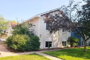 808 9th Ave SE, Minneapolis, MN 55414 - Photo 1
