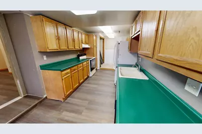 545 Pacific Avenue SW, Willmar, MN 56201 - Photo 5