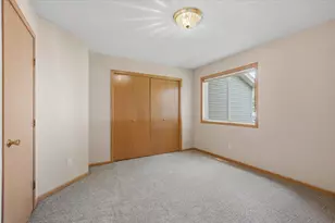 1039 Heather Dr, Woodbury, MN 55129 - Photo 15