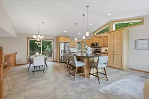 1039 Heather Dr, Woodbury, MN 55129 - Photo 7