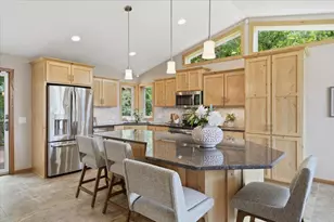 1039 Heather Dr, Woodbury, MN 55129 - Photo 3