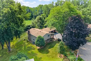 2821 Saddlebrooke Cir, Minnetonka, MN 55305 - Photo 7