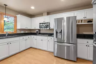 2821 Saddlebrooke Cir, Minnetonka, MN 55305 - Photo 17