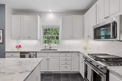 2710 Itasca Avenue S, Saint Mary's Point, MN 55043 - Photo 3
