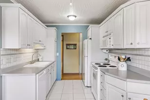 2700 Oxford St N, Roseville, MN 55113 - Photo 11