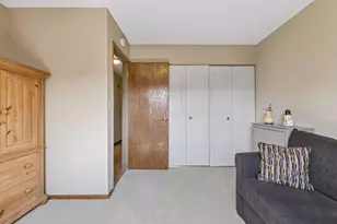 2700 Oxford St N, Roseville, MN 55113 - Photo 17