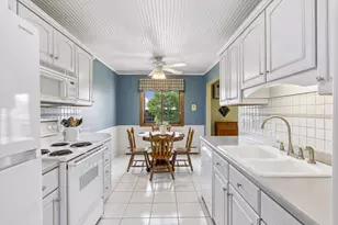 2700 Oxford St N, Roseville, MN 55113 - Photo 13