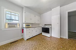 2306 4th St, Eau Claire, WI 54703 - Photo 21