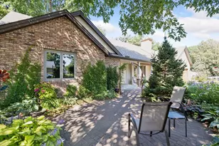 14885 Ironwood Ct, Eden Prairie, MN 55346 - Photo 3