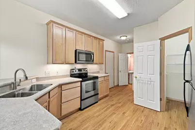 11021 Oak Grove Circle #C, Woodbury, MN 55129 - Photo 15