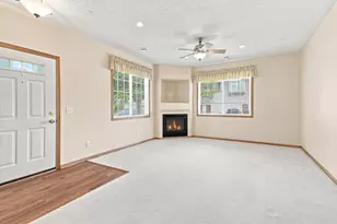 11021 Oak Grv Cir, Woodbury, MN 55129 - Photo 7