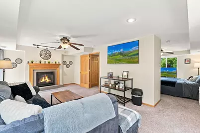 330 W Park Street, River Falls, WI 54022 - Photo 19