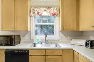 582 State St, Saint Paul, MN 55107 - Photo 13