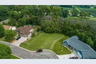 905 Orchard Heights Court, Faribault, MN 55021 - Photo 5