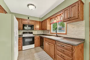 3935 Kahoun Ct SE, Rochester, MN 55904 - Photo 5