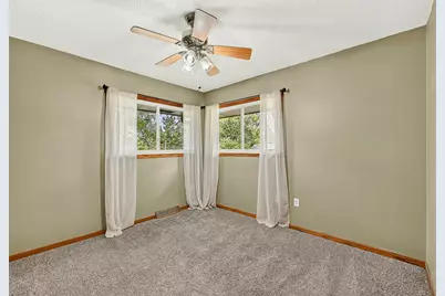 3935 Kahoun Court SE, Rochester, MN 55904 - Photo 9