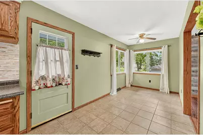 3935 Kahoun Court SE, Rochester, MN 55904 - Photo 7