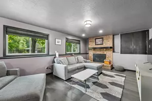 5558 Chatsworth St N, Shoreview, MN 55126 - Photo 33
