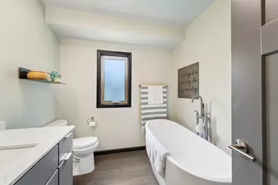 5558 Chatsworth Street N, Shoreview, MN 55126 - Photo 23