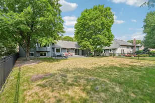 5558 Chatsworth St N, Shoreview, MN 55126 - Photo 39