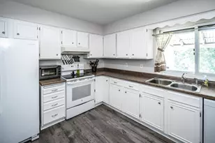 1401 Raleigh Dr, Burnsville, MN 55337 - Photo 9