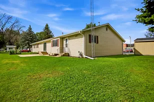 211 4th Ave NW, Blooming Prairie, MN 55917 - Photo 39