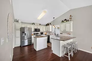 6170 Stonebrooke Ln SW, Rochester, MN 55902 - Photo 9