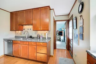 10519 Thomas Ave S, Bloomington, MN 55431 - Photo 9