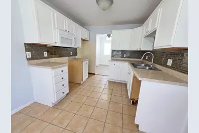 913 Marion Street, Saint Paul, MN 55117 - Photo 7