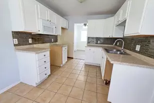 913 Marion St, Saint Paul, MN 55117 - Photo 7