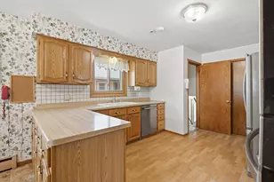 1973 Maryland Ave E, Saint Paul, MN 55119 - Photo 7