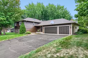 5611 Maves Trail SE, Prior Lake, MN 55372 - Photo 3