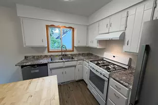 112 McGregor Ave N, Mahtomedi, MN 55115 - Photo 3