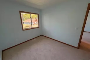 112 McGregor Ave N, Mahtomedi, MN 55115 - Photo 7