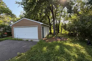 112 McGregor Ave N, Mahtomedi, MN 55115 - Photo 15